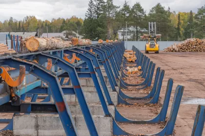 Soluções de Mecanização para Serrações / Manuseamento de Tábuas e Troncos